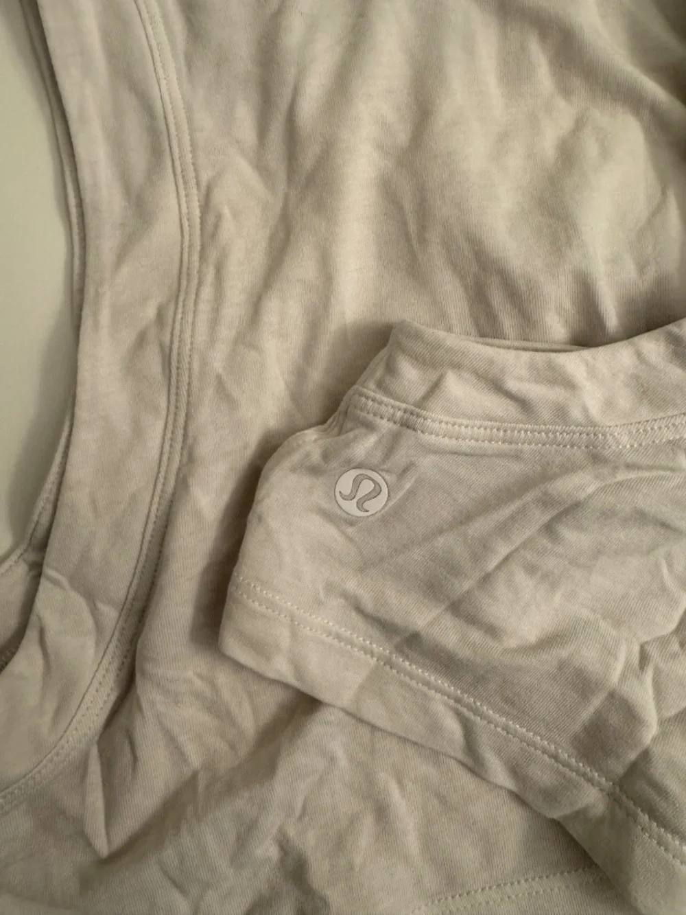Lululemon All Yours Crop Tank Top in White Size 0